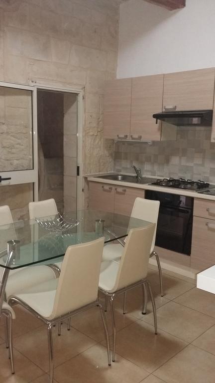 House Valletta Room photo