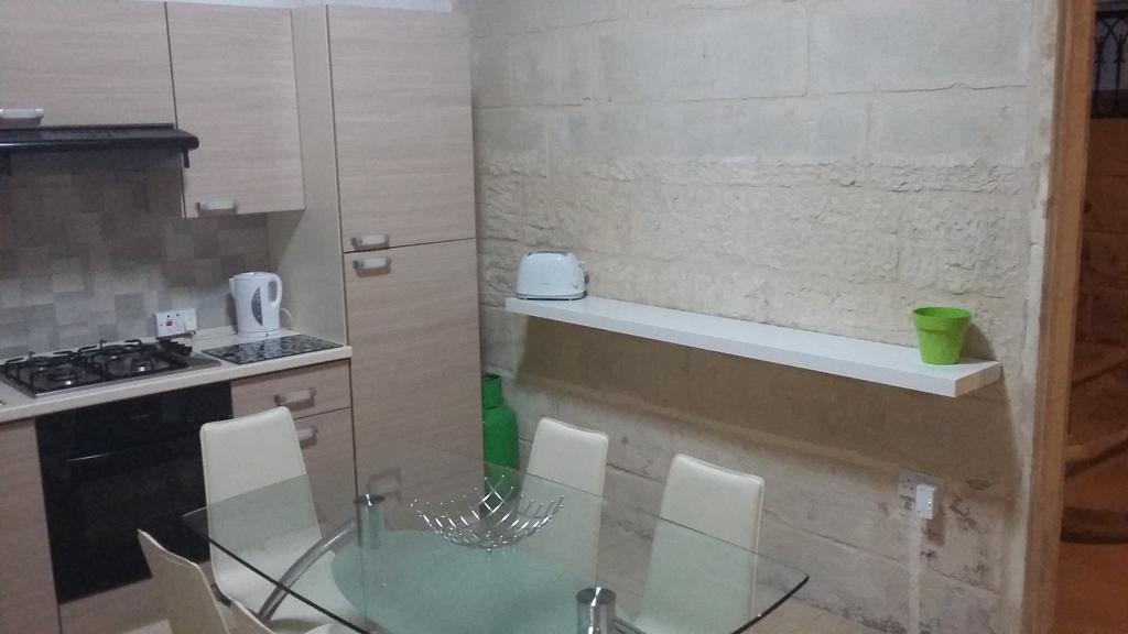 House Valletta Room photo