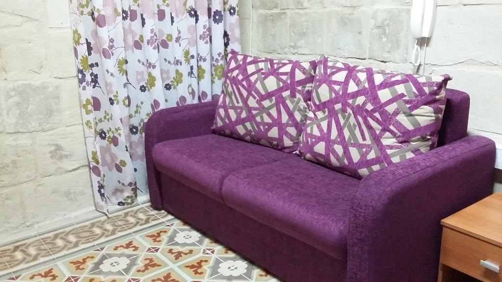 House Valletta Room photo